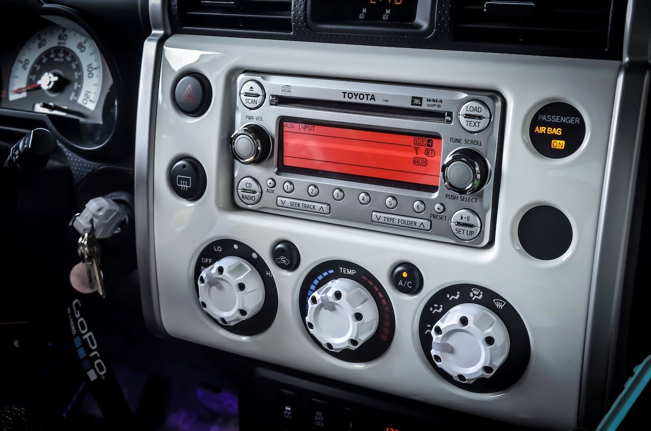 Alpine vs Pioneer car stereo